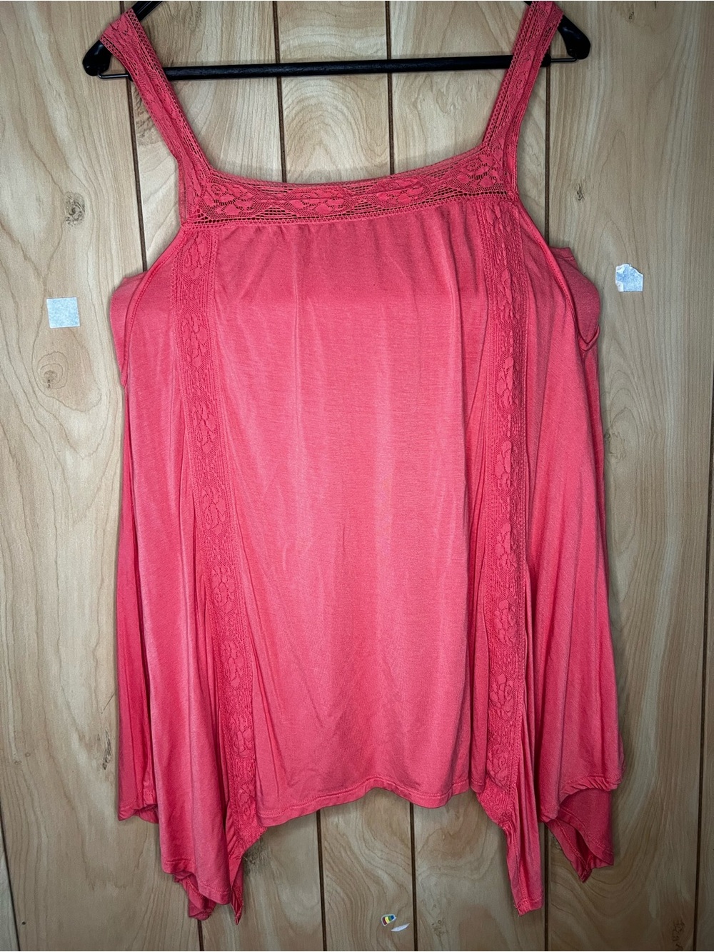 Cupio Coral Lace-Trim Camisole Tank